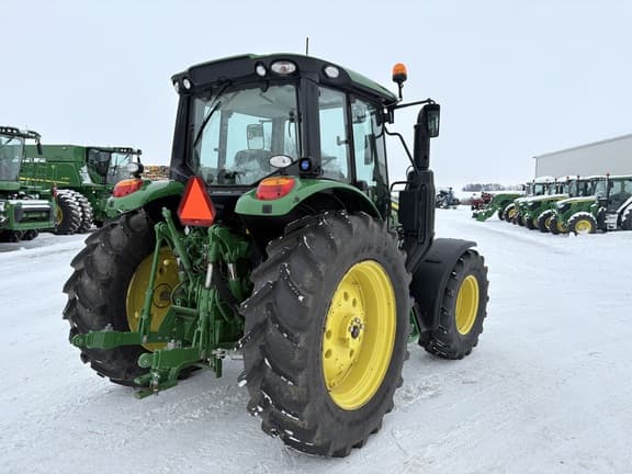 Image of John Deere 6120M equipment image 3