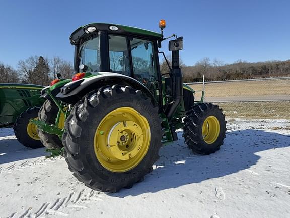 Image of John Deere 6120M equipment image 4