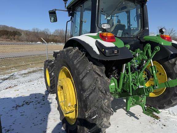 Image of John Deere 6120M equipment image 3