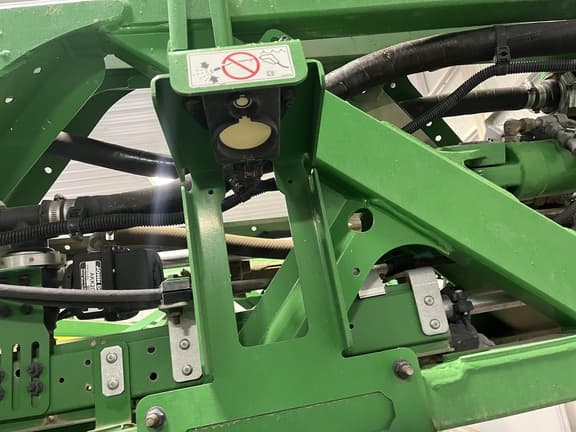 Image of John Deere 612R equipment image 4