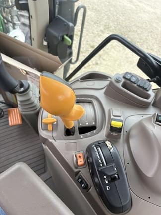 Image of John Deere 6130M equipment image 3