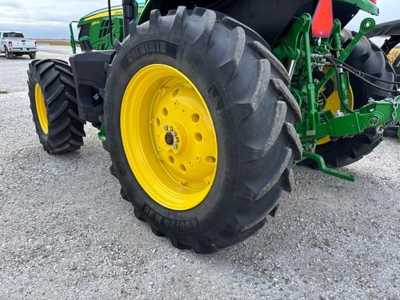 Image of John Deere 6130M equipment image 3