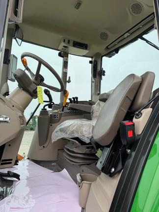 Image of John Deere 6130M equipment image 4