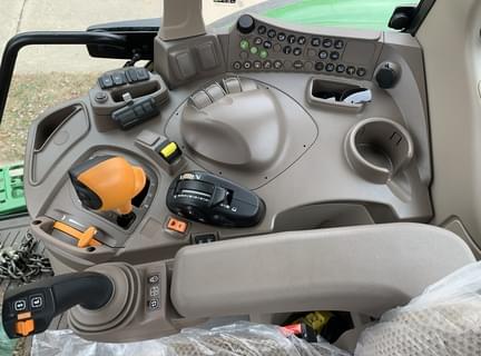 Image of John Deere 6130M equipment image 3