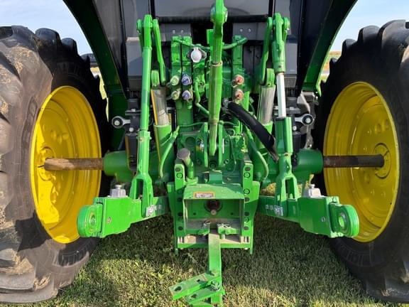 Image of John Deere 6130M equipment image 4