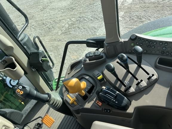 Image of John Deere 6130M equipment image 1