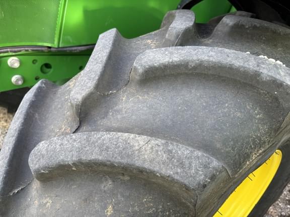 Image of John Deere 6130M equipment image 4