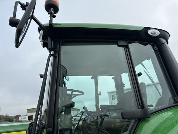 Image of John Deere 6130M equipment image 4