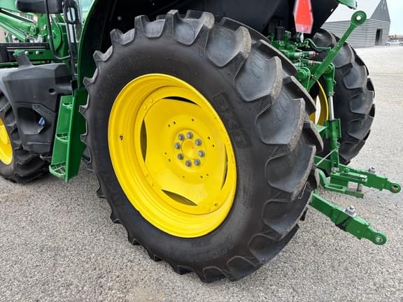 Image of John Deere 6130M equipment image 2