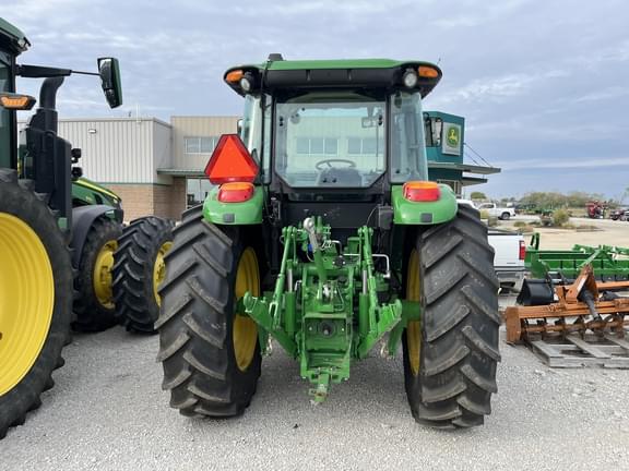 Image of John Deere 6135E equipment image 4
