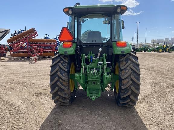 Image of John Deere 6135E equipment image 4