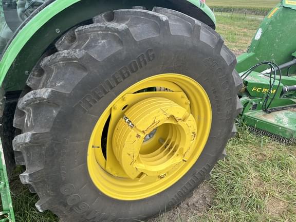 Image of John Deere 6135E equipment image 1