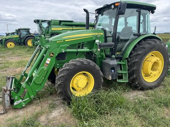 Image of John Deere 6135E equipment image 3