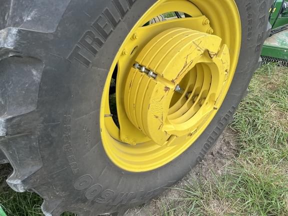 Image of John Deere 6135E equipment image 4