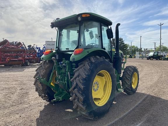 Image of John Deere 6135E equipment image 3