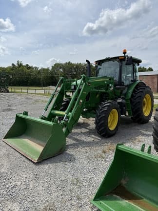 Image of John Deere 6135E equipment image 2