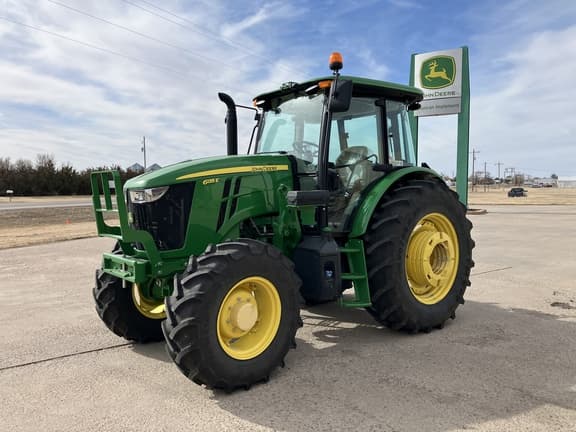 Image of John Deere 6135E equipment image 4