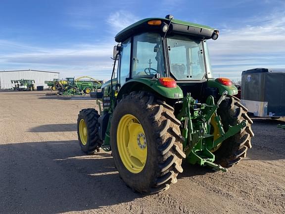 Image of John Deere 6135E equipment image 3