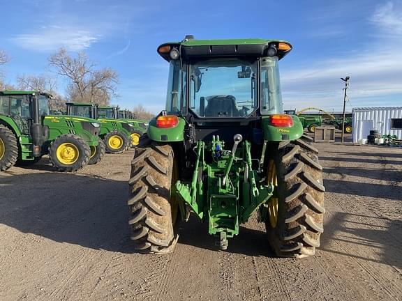 Image of John Deere 6135E equipment image 4