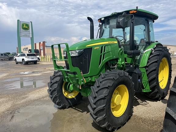 Image of John Deere 6135E equipment image 1