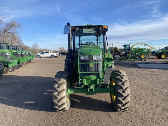 Image of John Deere 6135E equipment image 4