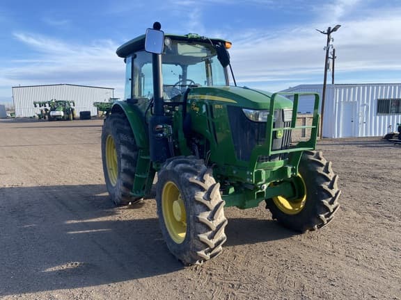 Image of John Deere 6135E equipment image 2