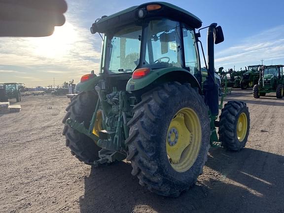 Image of John Deere 6135E equipment image 3