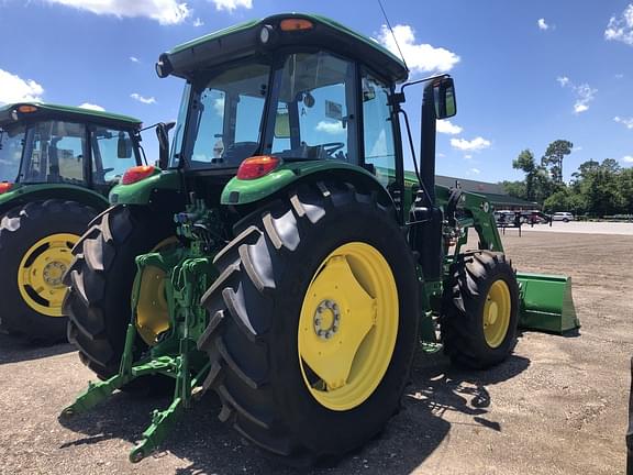 Image of John Deere 6135E equipment image 2