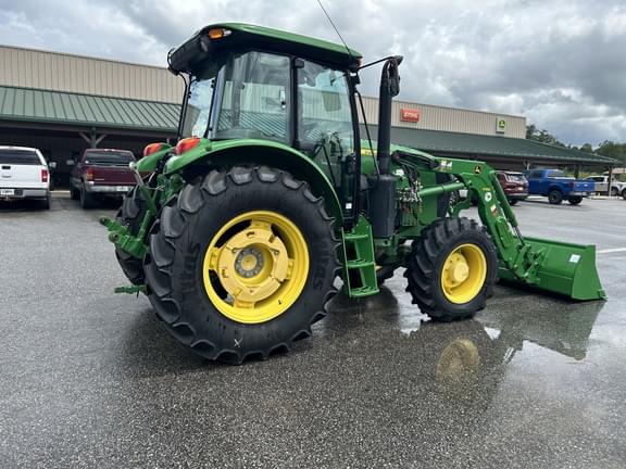 Image of John Deere 6135E equipment image 2