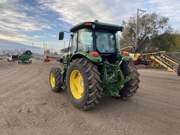 Image of John Deere 6135E equipment image 3