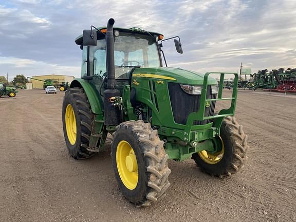 Image of John Deere 6135E equipment image 1