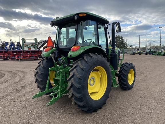 Image of John Deere 6135E equipment image 3