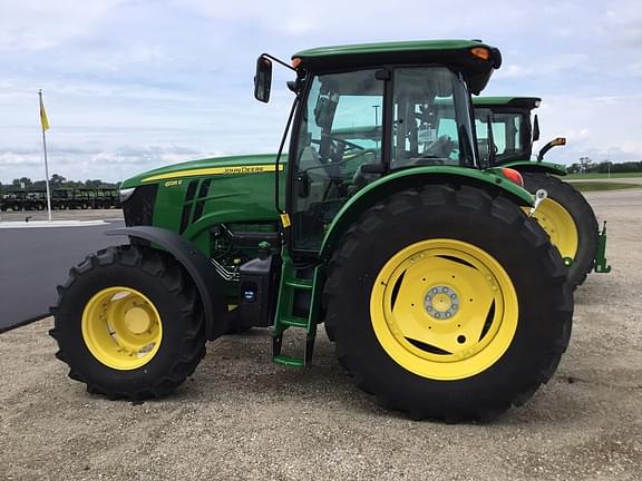 Image of John Deere 6135E equipment image 4