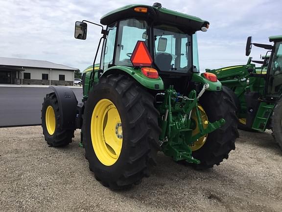 Image of John Deere 6135E equipment image 3