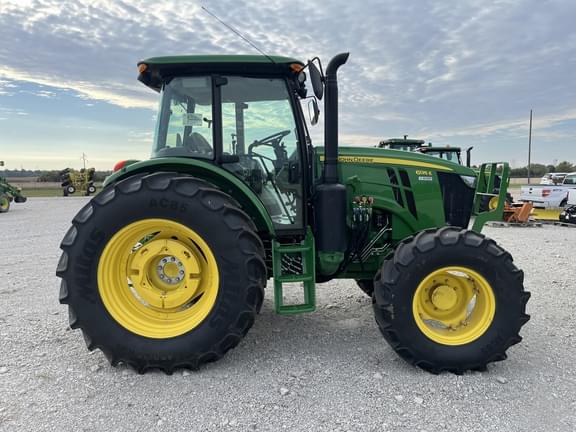 Image of John Deere 6135E equipment image 1