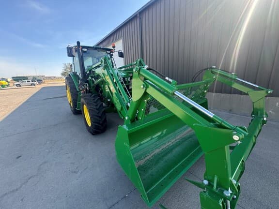 Image of John Deere 6135E equipment image 1