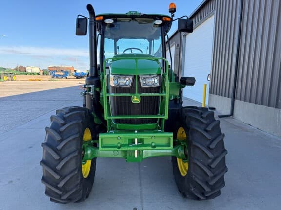 Image of John Deere 6135E equipment image 2