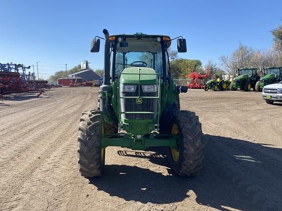 Image of John Deere 6135E equipment image 4