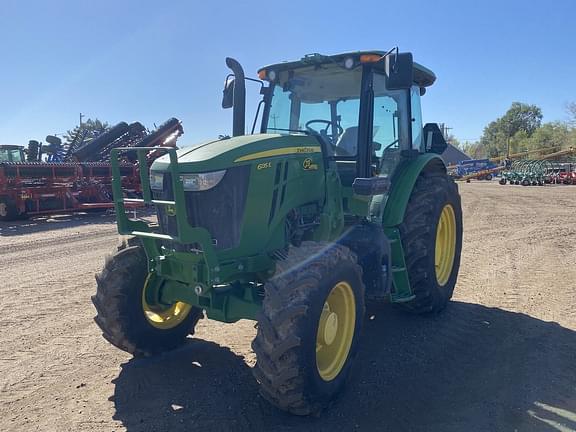 Image of John Deere 6135E equipment image 1