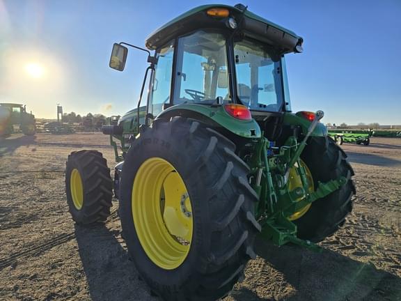 Image of John Deere 6135E equipment image 2