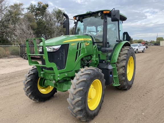 Image of John Deere 6135E equipment image 1