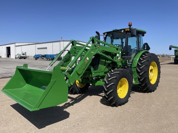 Main image John Deere 6135E