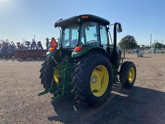 Image of John Deere 6135E equipment image 3