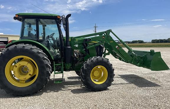 Image of John Deere 6135E equipment image 2