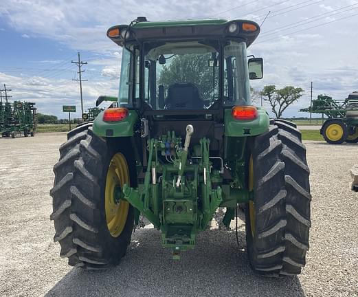 Image of John Deere 6135E equipment image 4