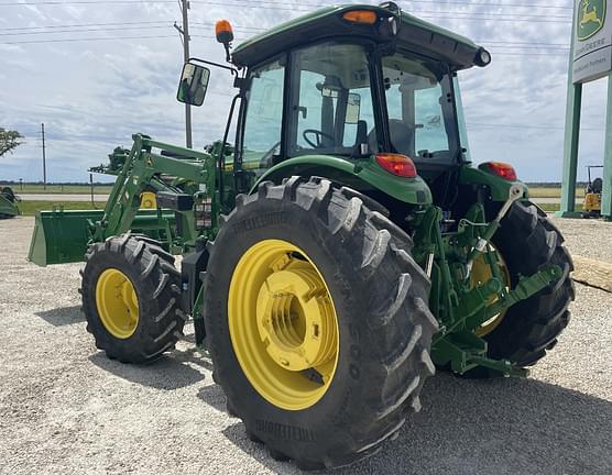 Image of John Deere 6135E equipment image 3