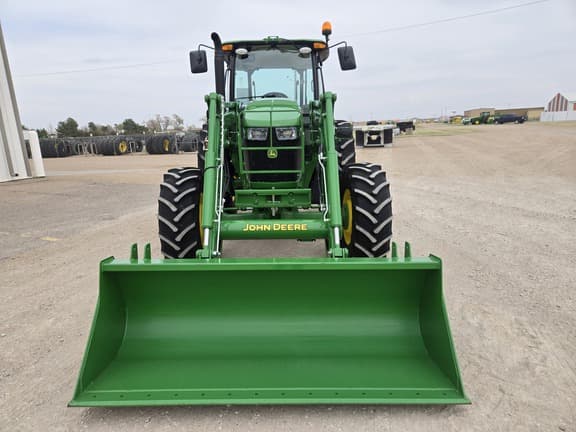 Image of John Deere 6135E equipment image 2
