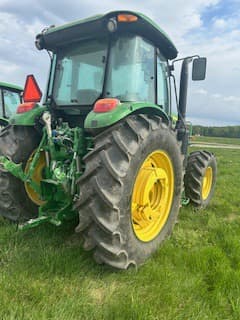 Image of John Deere 6135E equipment image 3
