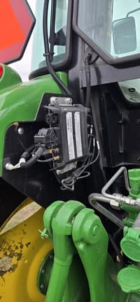 Image of John Deere 6135E equipment image 3