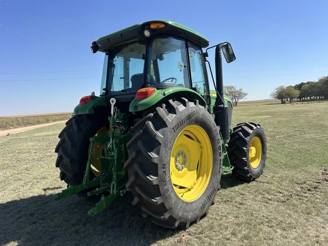 Image of John Deere 6135E equipment image 2